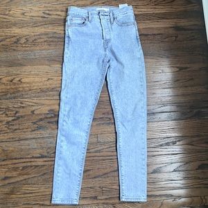 Levi’s wedgie Skinny size 25 jeans